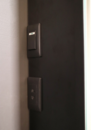 Зеркало-шкаф AZARIO Hamburg-BLACK 462х148х762 с подсветкой, механический выключатель, черный (LED-00002669)